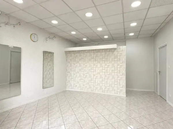 Asnières sur Seine Alma/Philosophes - Local Commercial - 26.67 m²