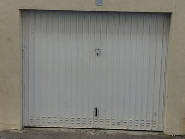 Garage fermé 17 m² ? Résidence sécurisée ? La Chamberte