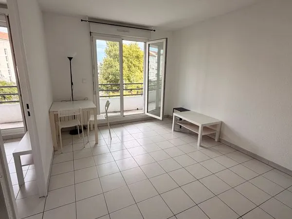 Montpellier centre - T2 25,80 m² + terrasse 7 m² - avec ascenseur