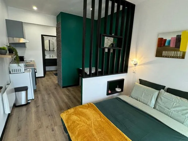 Studio 21 m² refait à neuf, terrasse et jardin privatifs