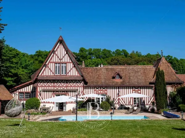 EVRY-COURCOURONNES (91) - Demeure Anglo-Normande du XIXe siècle