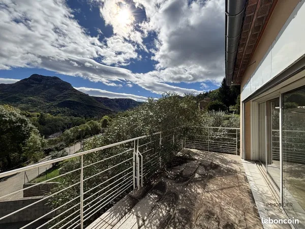 Villa 4 pièces 183 m²