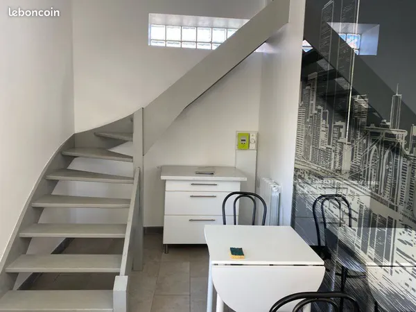 Studio tout confort meublé
