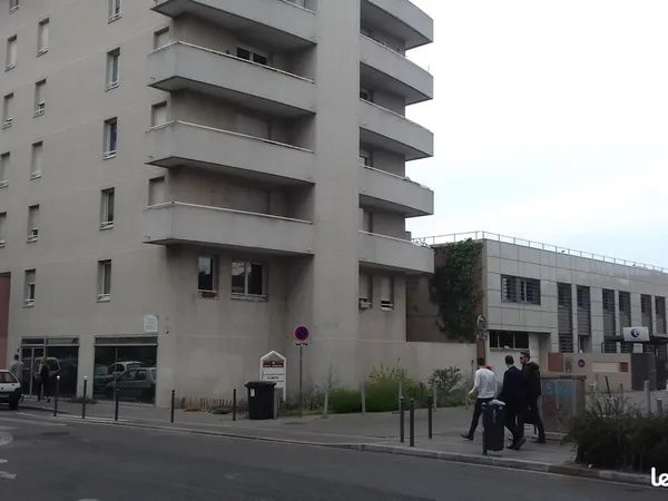 Stationnement Location Villeurbanne   84€