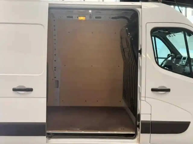 Renault Master fg f3500 l2h2 2.3 blue dci 135ch confort euro6e (17499?ht) — photo 11