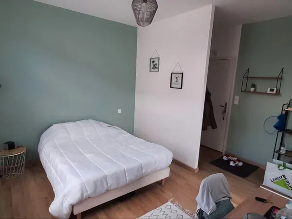 Chambre en colocation, salle de bain privée
