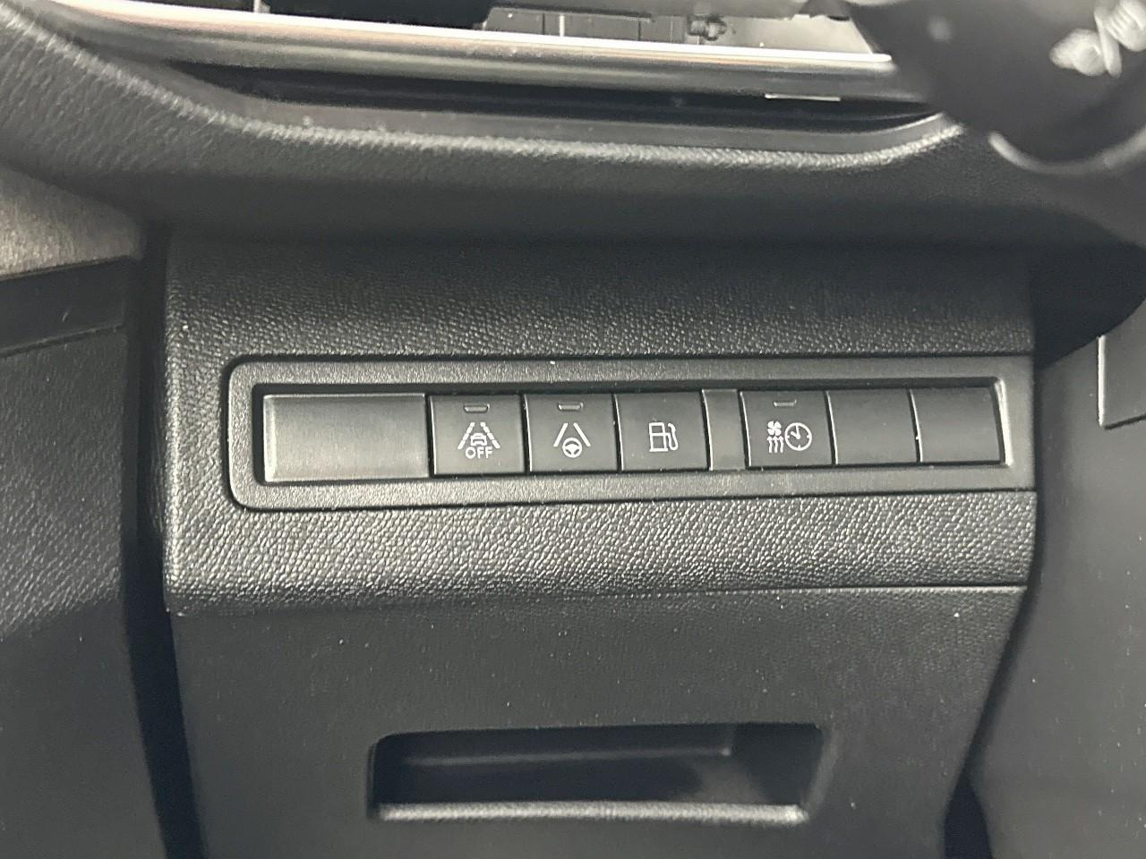 Peugeot 3008 hybrid4 300 e-eat8 gt — photo 16