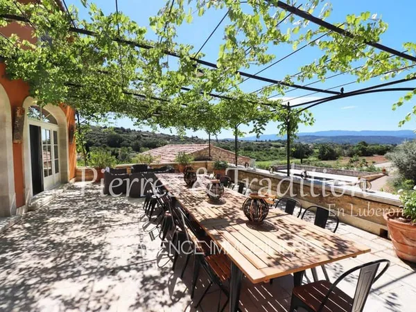 Maison 10 pièces 386 m²