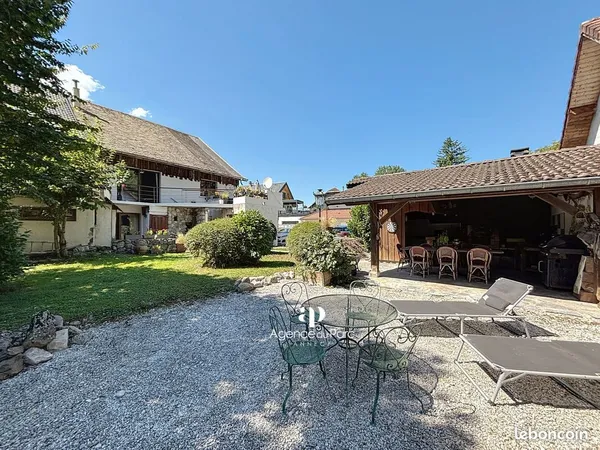 Maison 9 pièces 220 m²