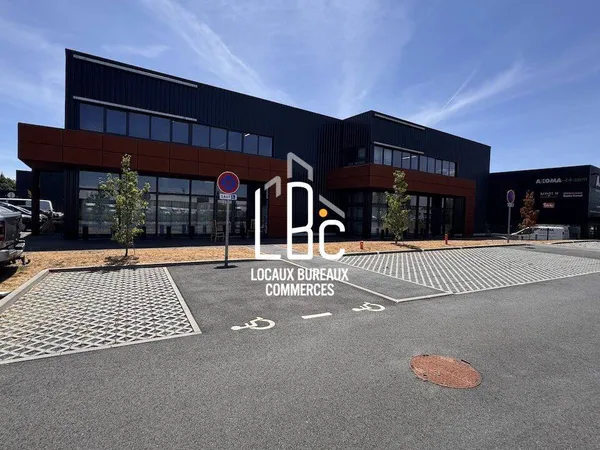 Local d'activité 975 m²