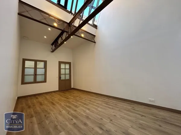 Location / Local Commercial