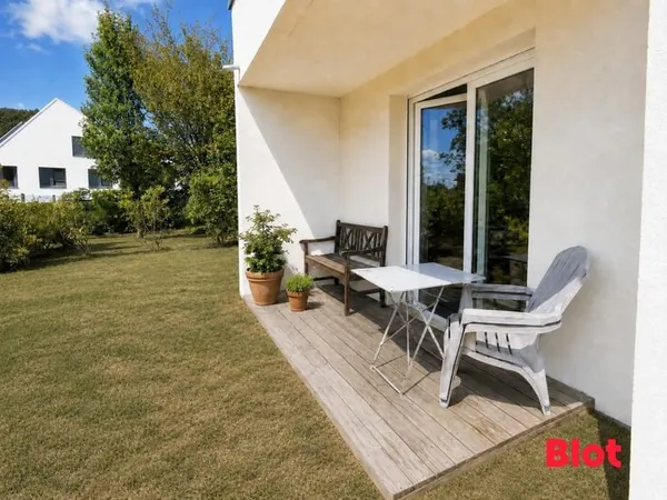 A VENDRE - APPARTEMENT T3 avec jardin et stationnements