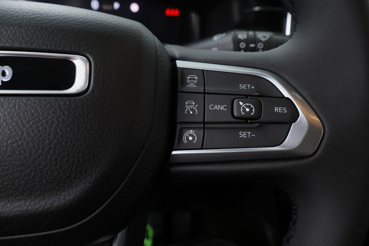 Jeep Compass — photo 18