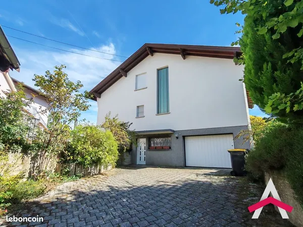 Maison 8 pièces 179 m²