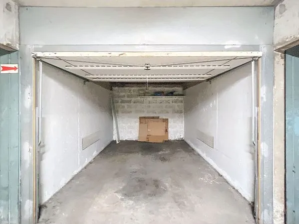 Parking/box Caen