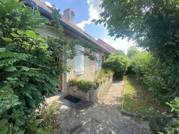 Authentique longère avec dépendances sur 12 565m2 de terrain