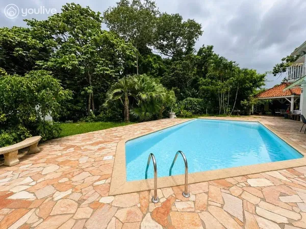 Maison 8 pièces 283 m²