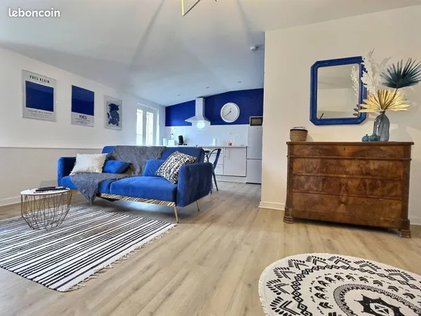 À louer - T2 meublé de 47 m² - Hyper-centre historique de Valence - 680 CC