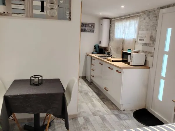 Location studio avec jardin et terrasse