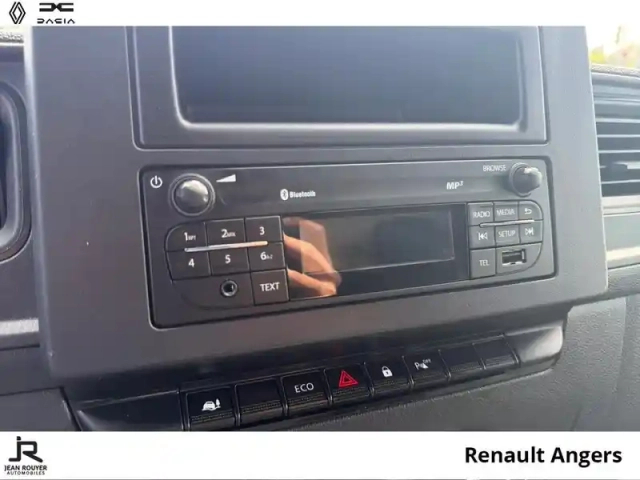 Renault Master fg f3500 l2h2 2.3 blue dci 135ch confort - 21690? ht — photo 9