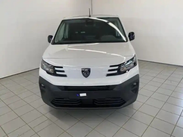Peugeot Partner m diesel 130ch automatique pack premium connect — photo 3