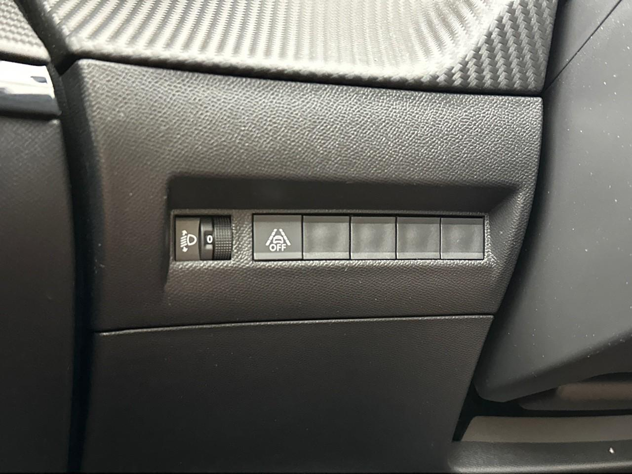 Peugeot 208 puretech 75 s&s bvm5 style — photo 16