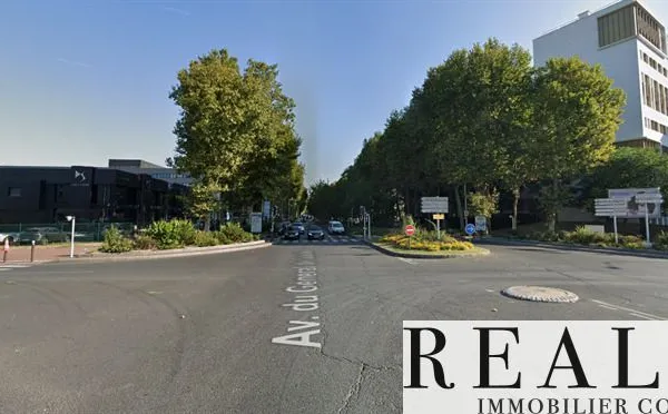 Local commercial 633 m²