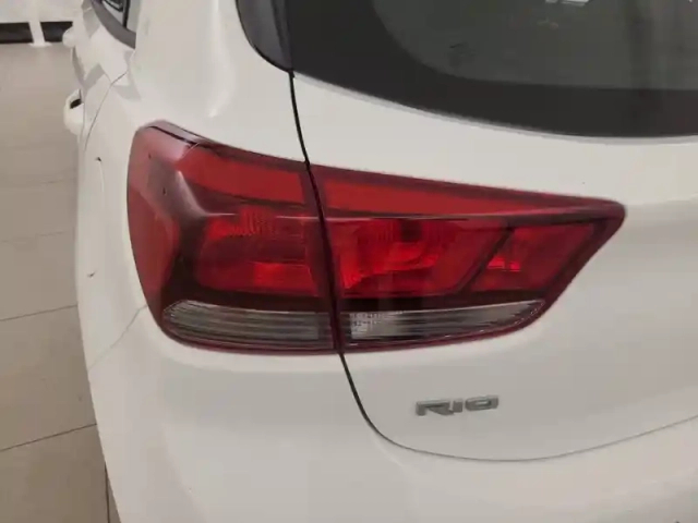 Kia Rio 1.2 dpi 84ch bvm5 — photo 17