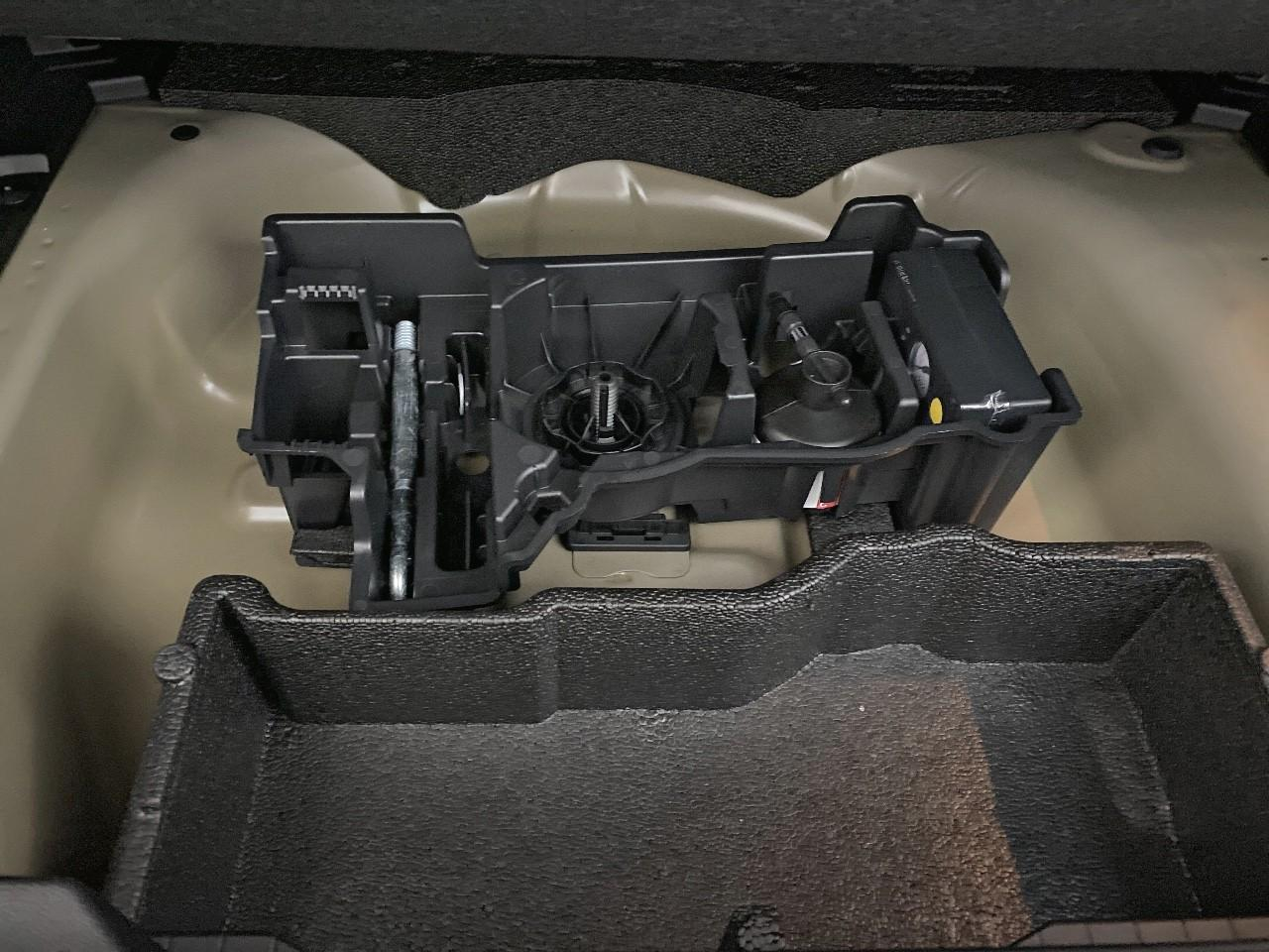 Peugeot 2008 hybrid 145 ch e-dcs6 allure — photo 16