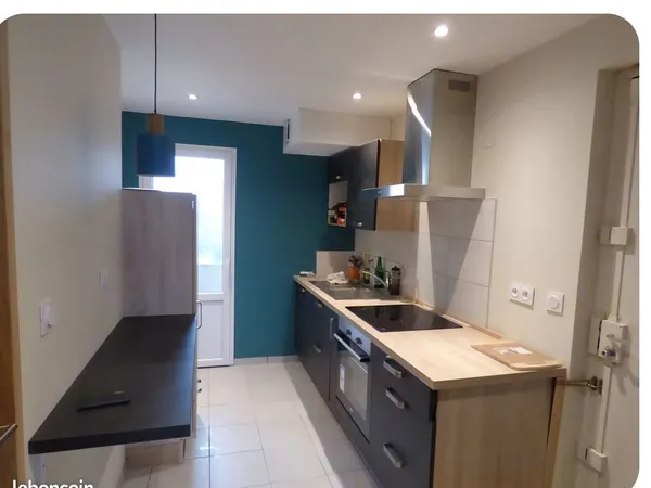 Colocation pour 2 étudiant(e)s à Tarbes quartier Arsenal. Salle de bain et WC séparé pour chaque cha