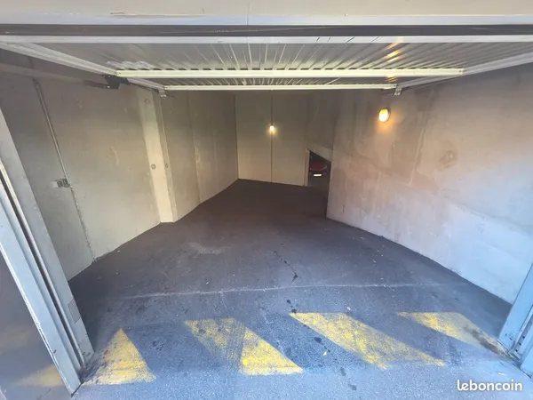 Place de parking sécurisé