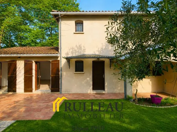 Maison 123 m2 avec piscine, garage et grand terrain de 1600