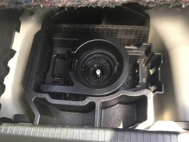 Peugeot 208 puretech 75 s&amp;s bvm5 — photo 9