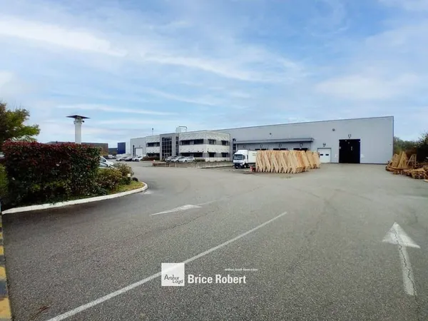 Local d'activité 6500 m²