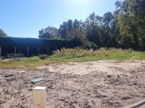 Terrain 400 m²