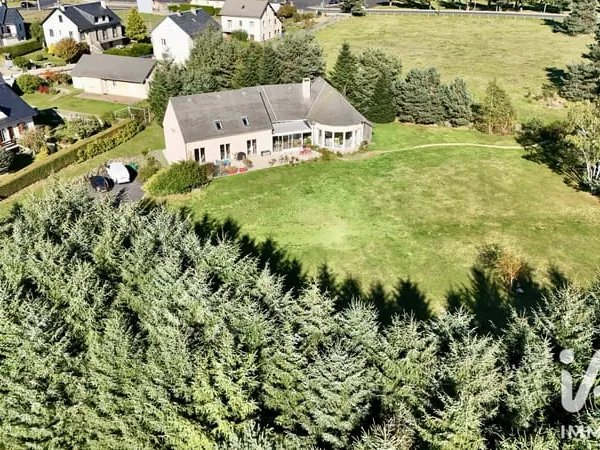 Maison 13 pièces 303 m²