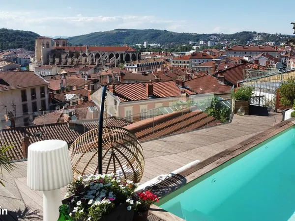 Superbe T4 meublé de 100 m² avec piscine et vue cathédrale - Plein coeur de Vienne
