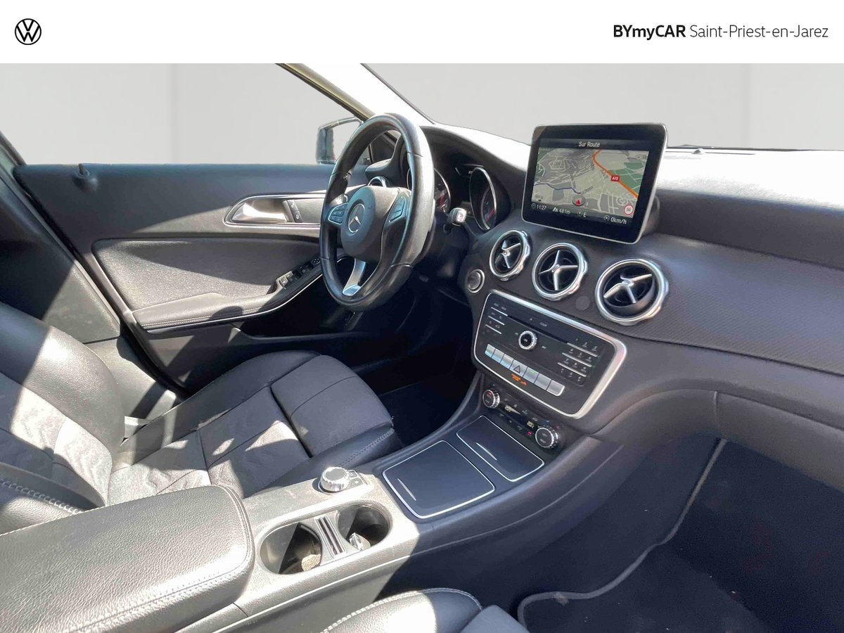 Mercedes GLA 200 d 7-G DCT — photo 25
