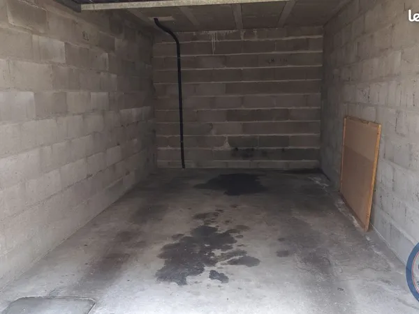 Parking/box 13 m² Tours