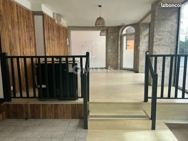 Local commercial 122 m²