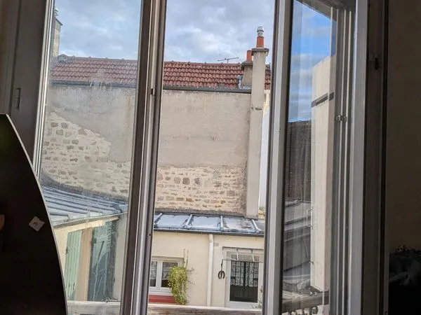 Studio 13 m² + débarras - 15 min à pied gare - Vendu loué