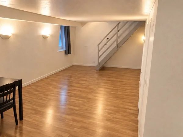 A louer, 2 pièces en duplex rue nationale à côté du Square FOCH