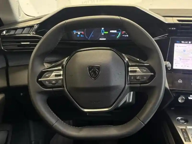Peugeot 308 phev 180ch allure pack e-eat8 — photo 9