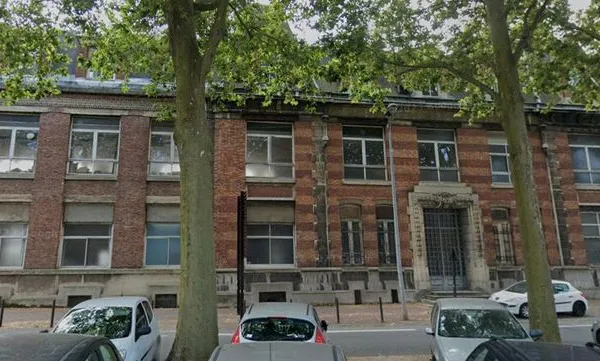 Bureau 2 200 m²