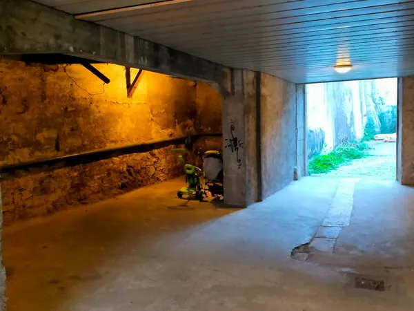 Parking couvert centre-ville en cour intérieure