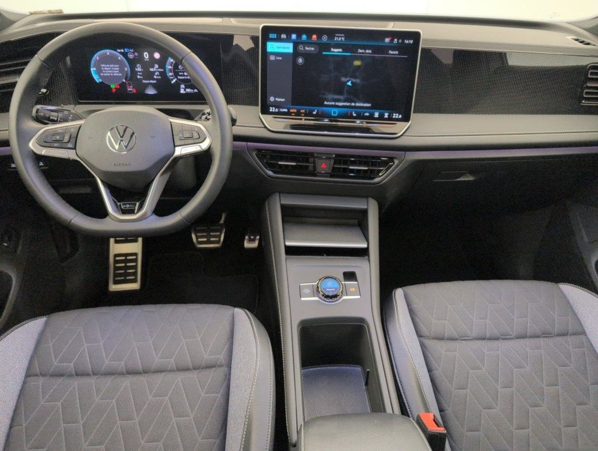 Volkswagen Tiguan — photo 13