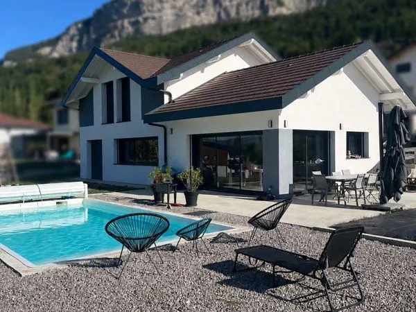 Maison moderne de 160m2 avec piscine