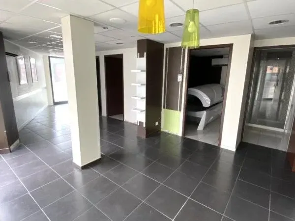 Local 101 m²