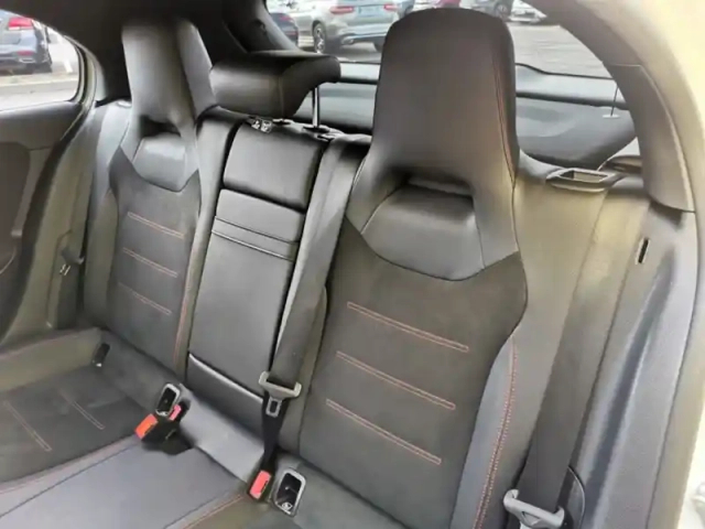 Mercedes Classe A 180 d amg line 8g-dct 116 ch — photo 11