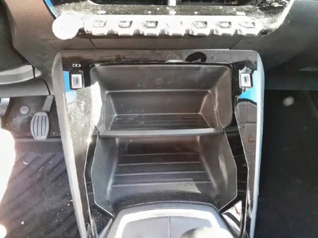 Peugeot 208 puretech 100 s&amp;s bvm6 — photo 31